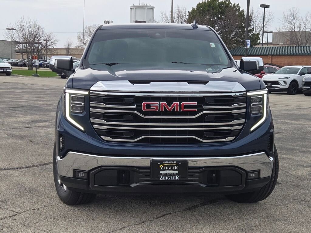 Used 2022 GMC Sierra 1500 SLT w/ SLT Convenience Package AWD/4WD image 3