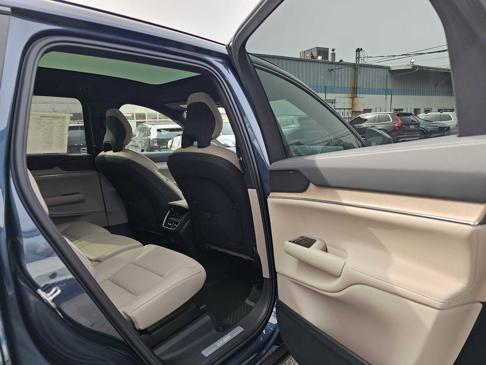 New 2026 Volvo EX90 Ultra image 15