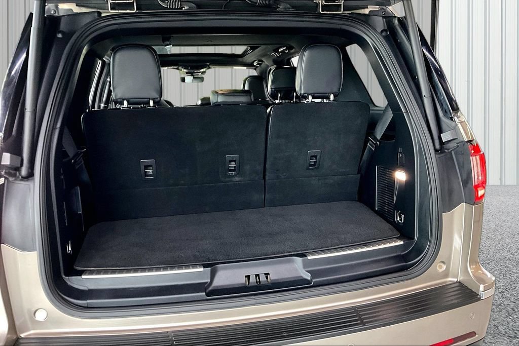 Used 2019 Lincoln Navigator Reserve AWD/4WD image 24