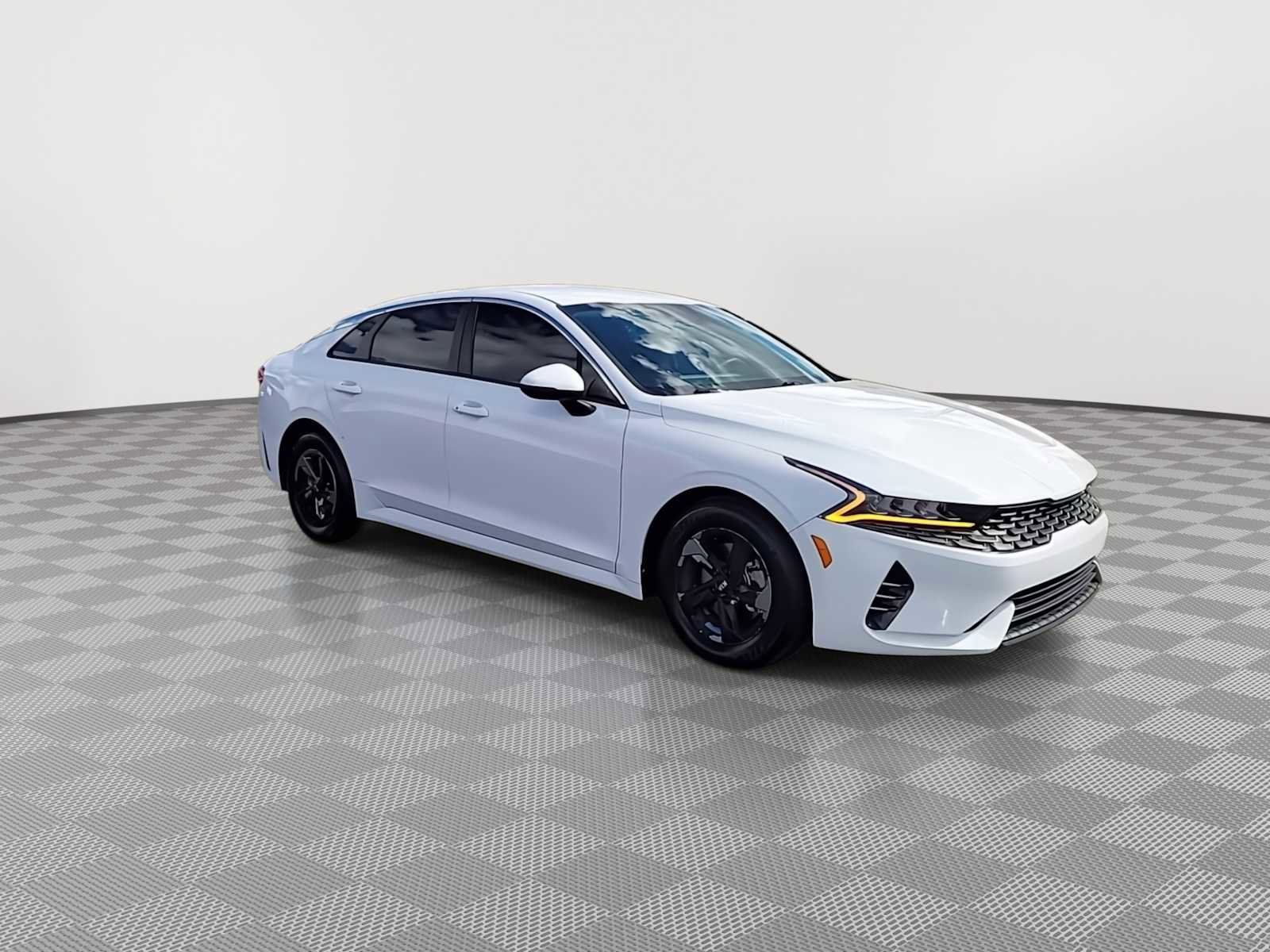 Used 2021 Kia K5 LXS image 2