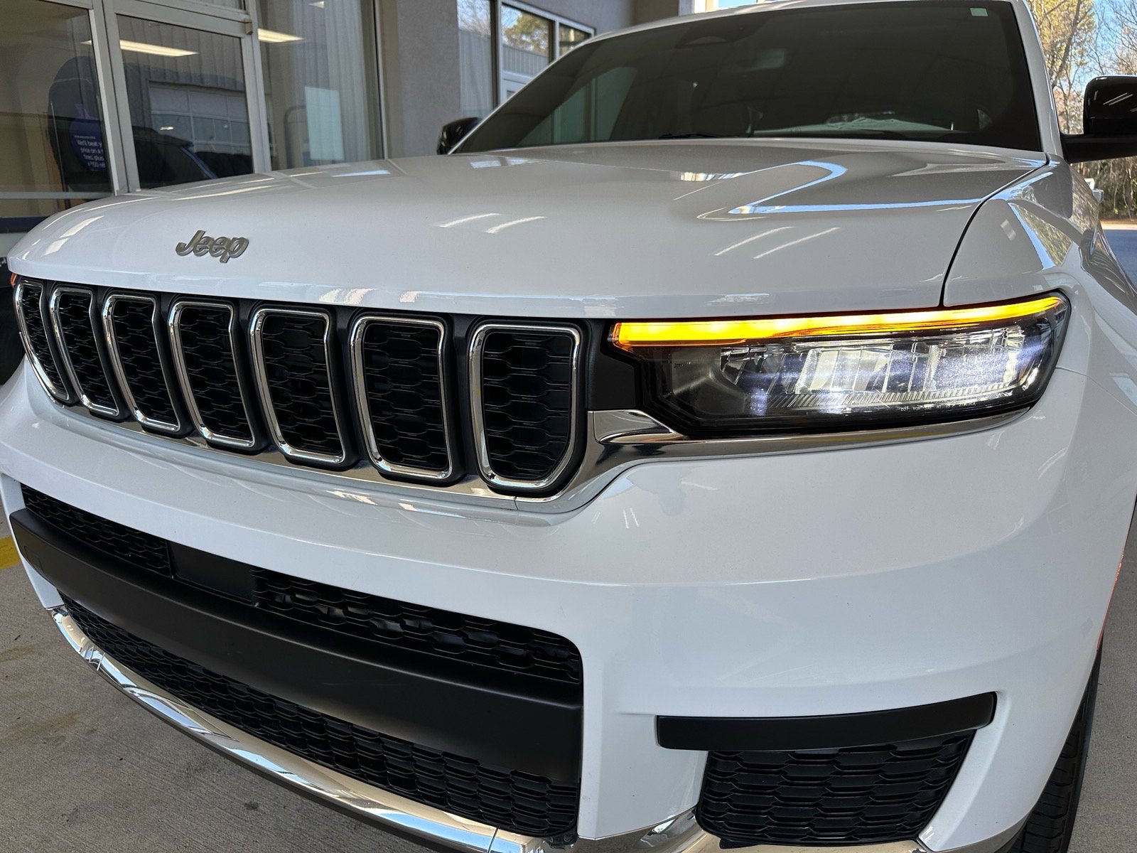 Used 2024 Jeep Grand Cherokee L Laredo w/ Luxury Tech Group I