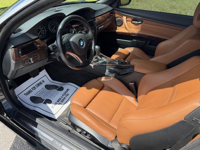 Used 2011 BMW 335i Convertible image 11