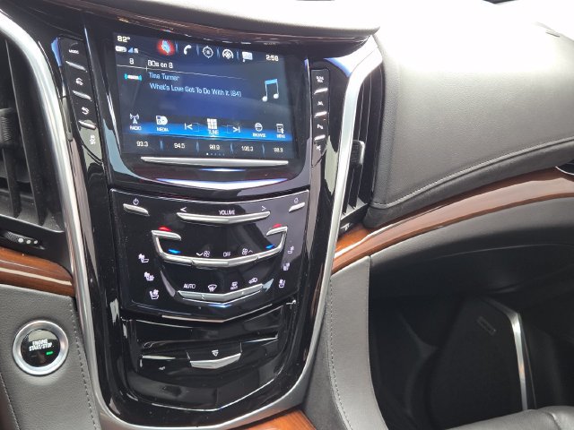 Used 2020 Cadillac Escalade Luxury AWD/4WD image 34