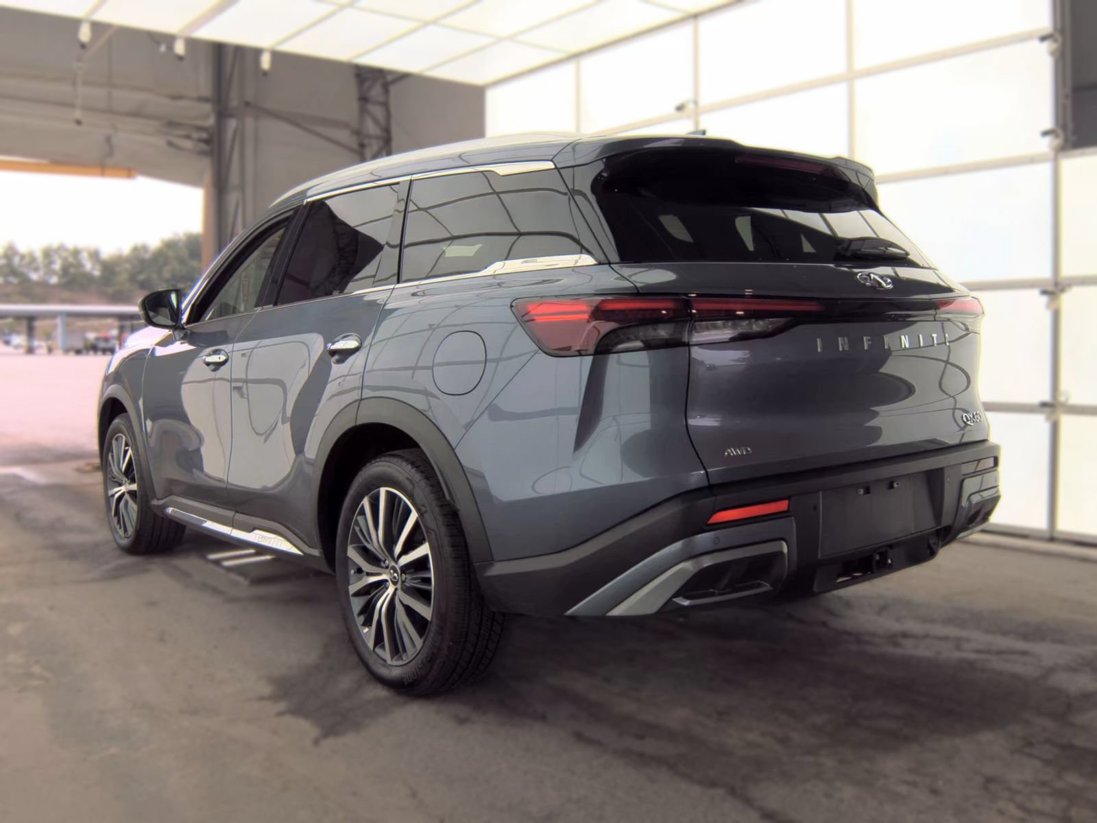 Used 2024 INFINITI QX60 Sensory AWD/4WD image 6