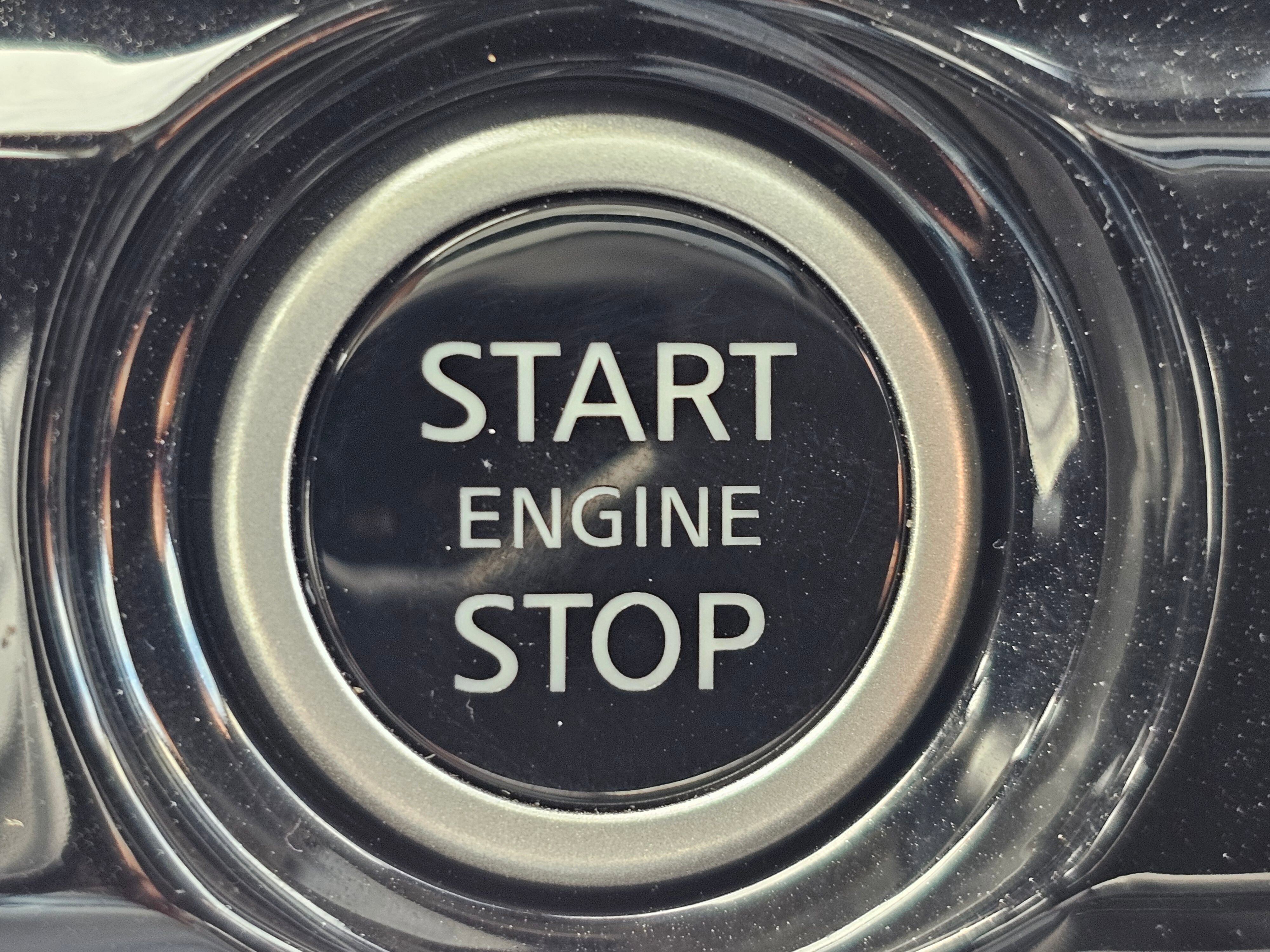 Used 2024 Nissan Pathfinder Platinum w/ Cargo Package image 21