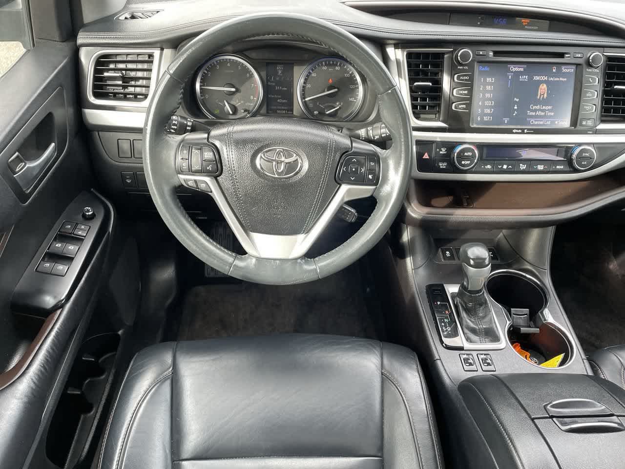 Used 2015 Toyota Highlander XLE AWD/4WD image 11