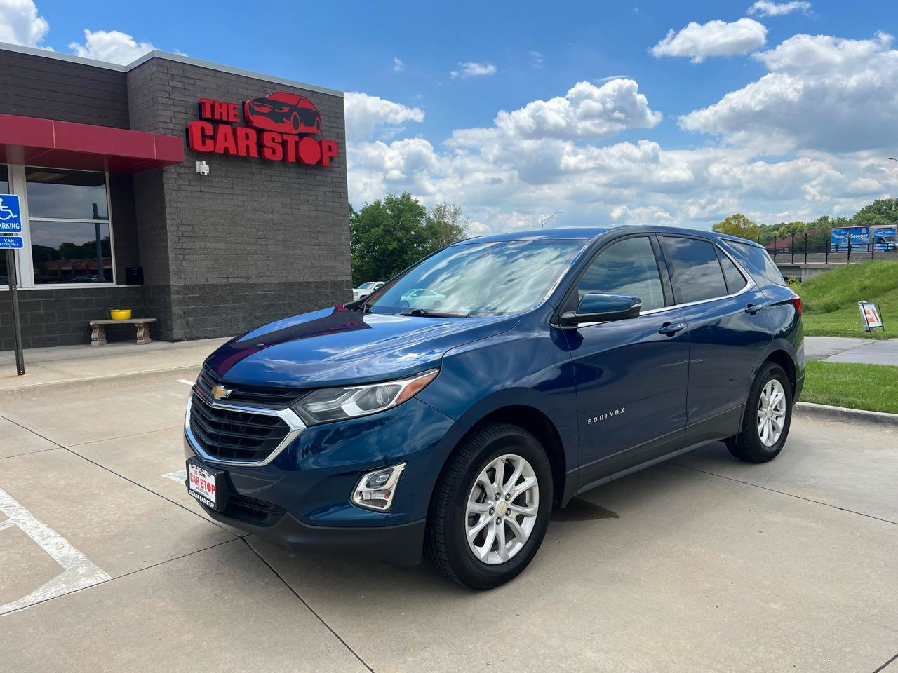 Used 2019 Chevrolet Equinox LT AWD/4WD image 2