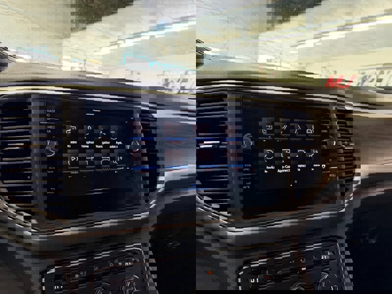 Used 2021 Volkswagen Atlas SE image 23