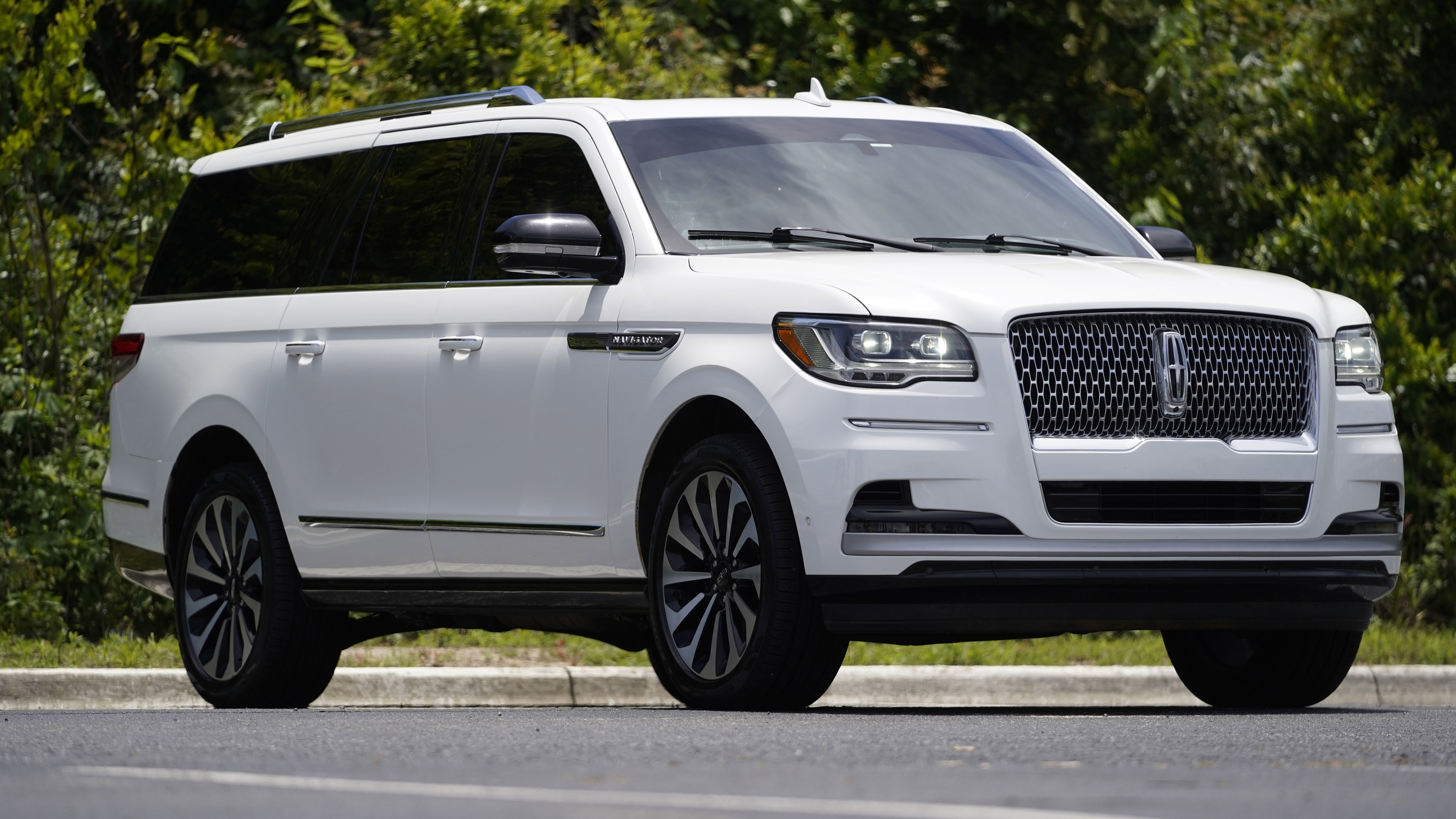 Used 2023 Lincoln Navigator L Reserve RWD image 18