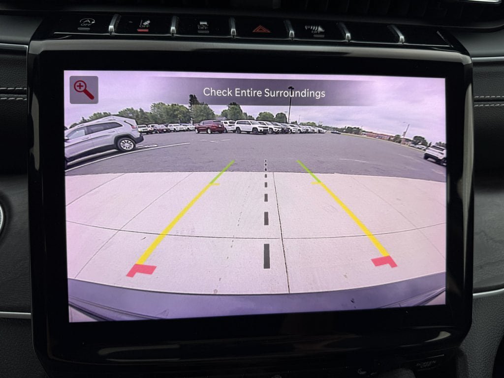 Used 2024 Jeep Grand Cherokee Limited AWD/4WD image 28