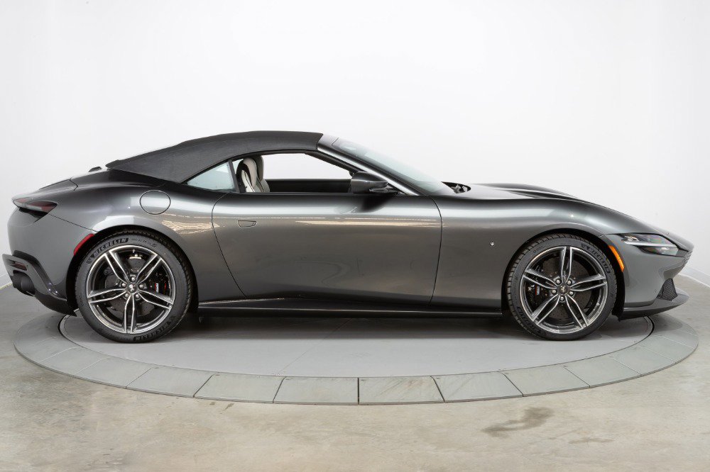 Used 2024 Ferrari Roma Spider image 16