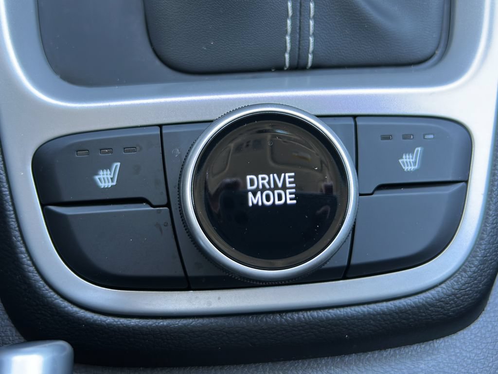 Used 2026 Hyundai Venue SEL FWD image 19