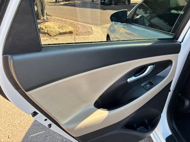 Used 2020 Hyundai Elantra GT FWD image 22