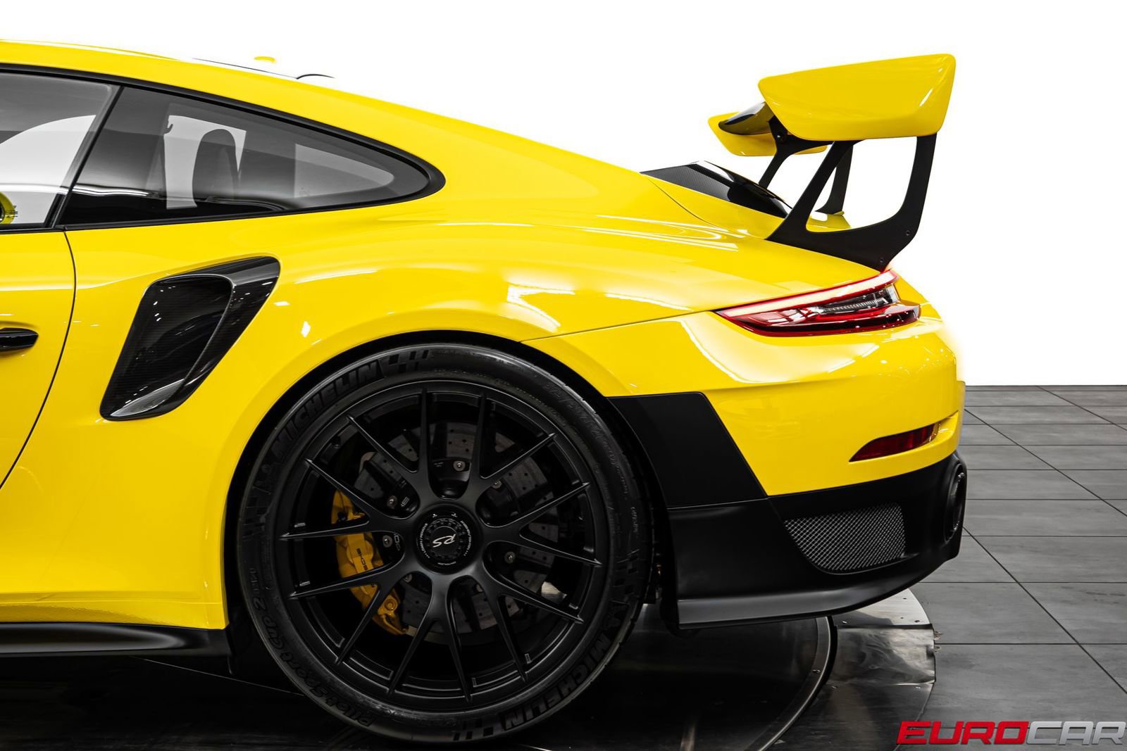 Used 2018 Porsche 911 GT2 RS RWD image 21