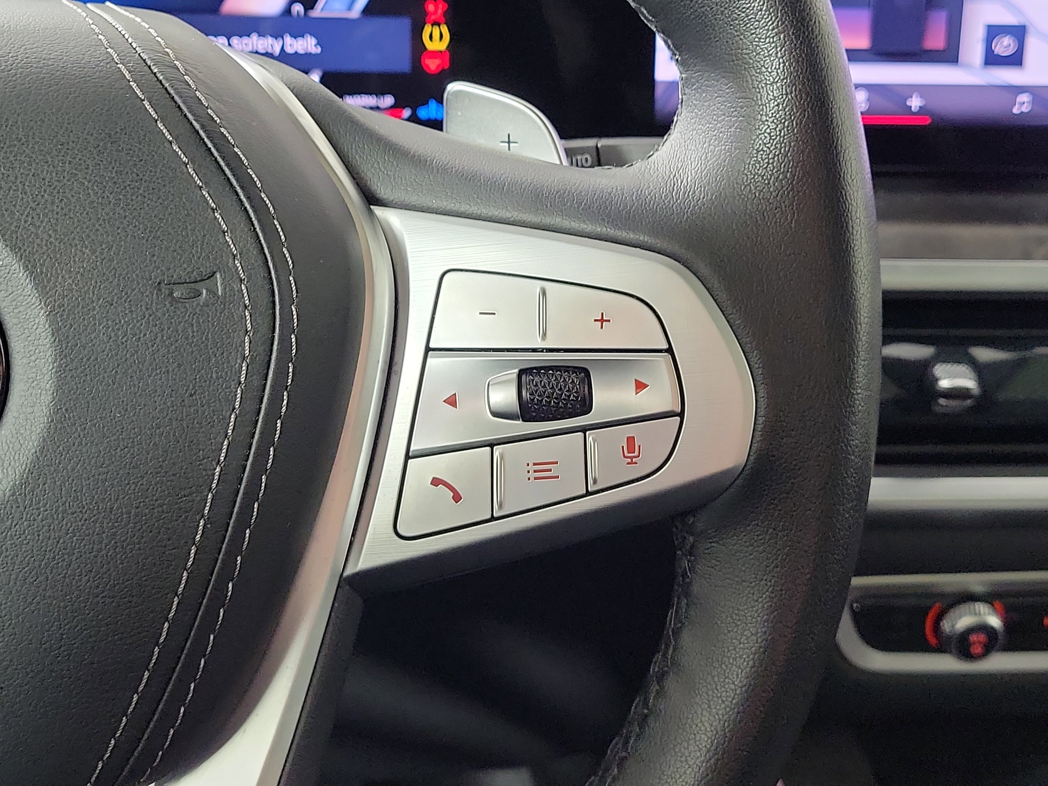 Certified 2024 BMW X7 xDrive40i w/ Premium Package image 14