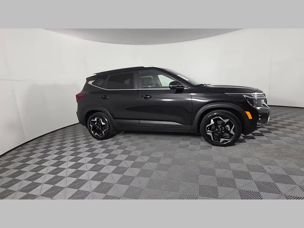 Used 2025 Kia Seltos EX w/ EX Sunroof Package FWD image 39