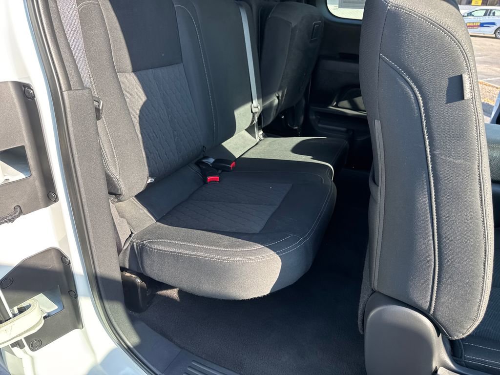 Used 2018 Nissan Titan SV w/ SV Convenience Package AWD/4WD image 41