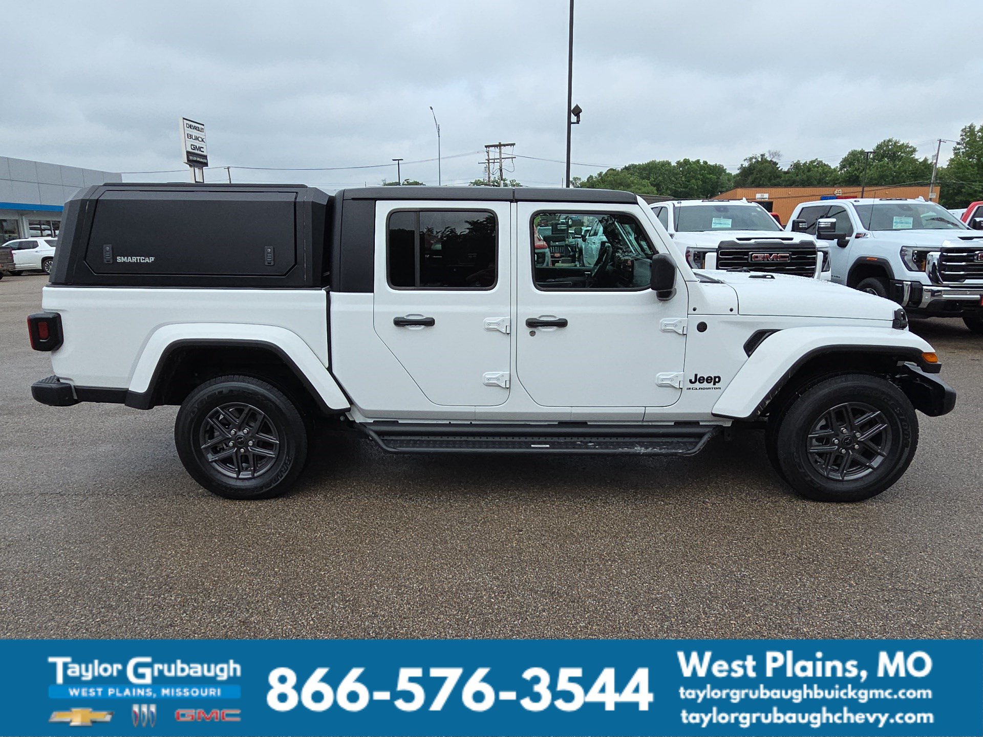 Used 2025 Jeep Gladiator Sport AWD/4WD image 10