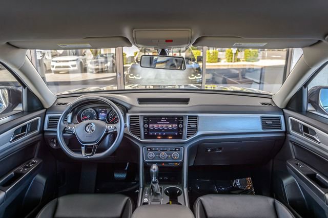 Used 2019 Volkswagen Atlas SE w/ Towing Package image 3