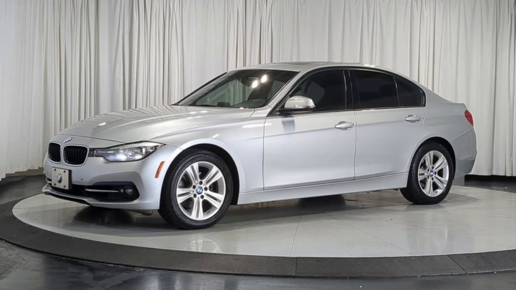 Used 2016 BMW 328i xDrive Sedan AWD/4WD image 5