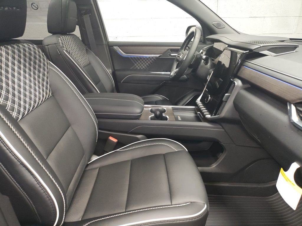 New 2026 GMC Acadia Denali w/ Super Cruise Package image 7