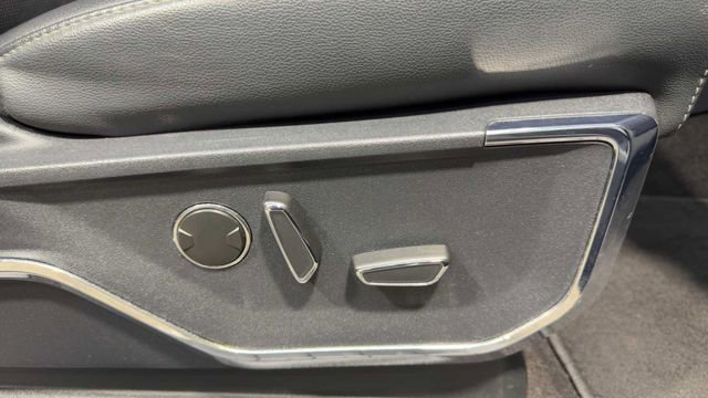 Used 2022 Ford F150 Lariat w/ Equipment Group 502A High image 15