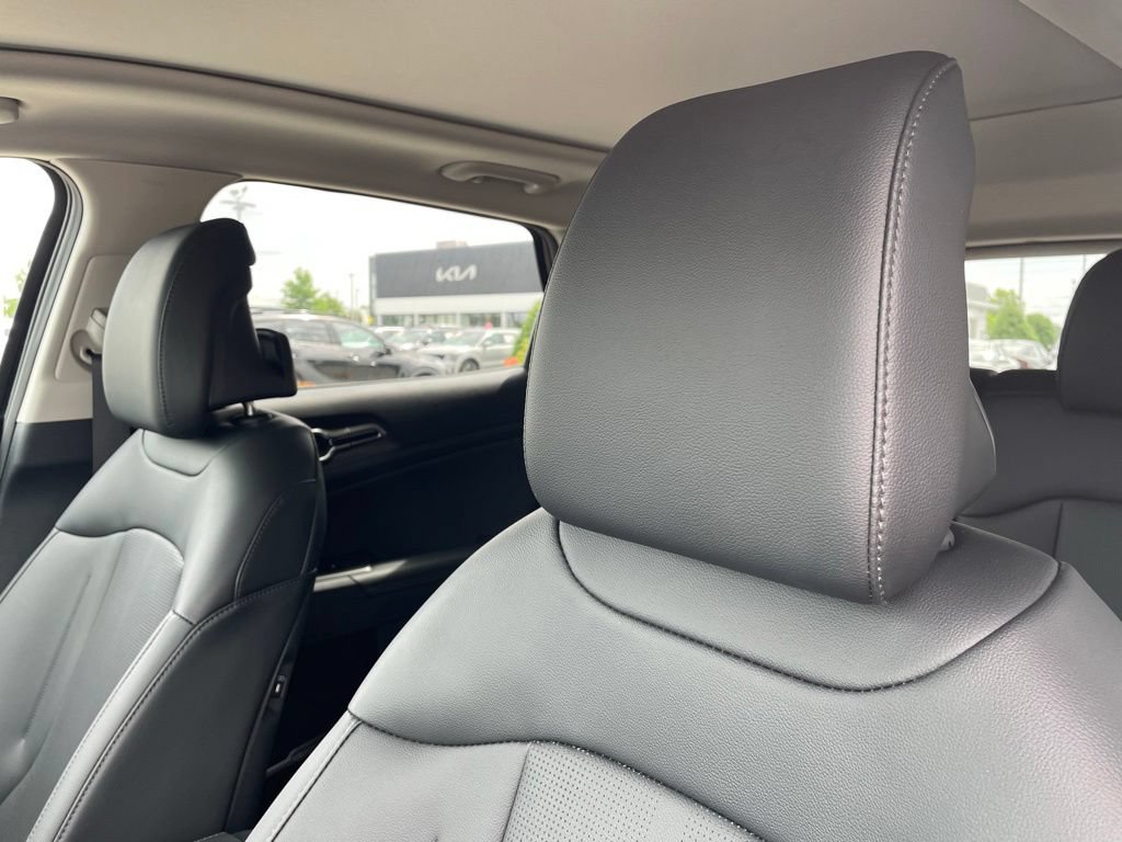New 2026 Kia Sportage EX w/ EX Panorama Roof Package FWD image 24