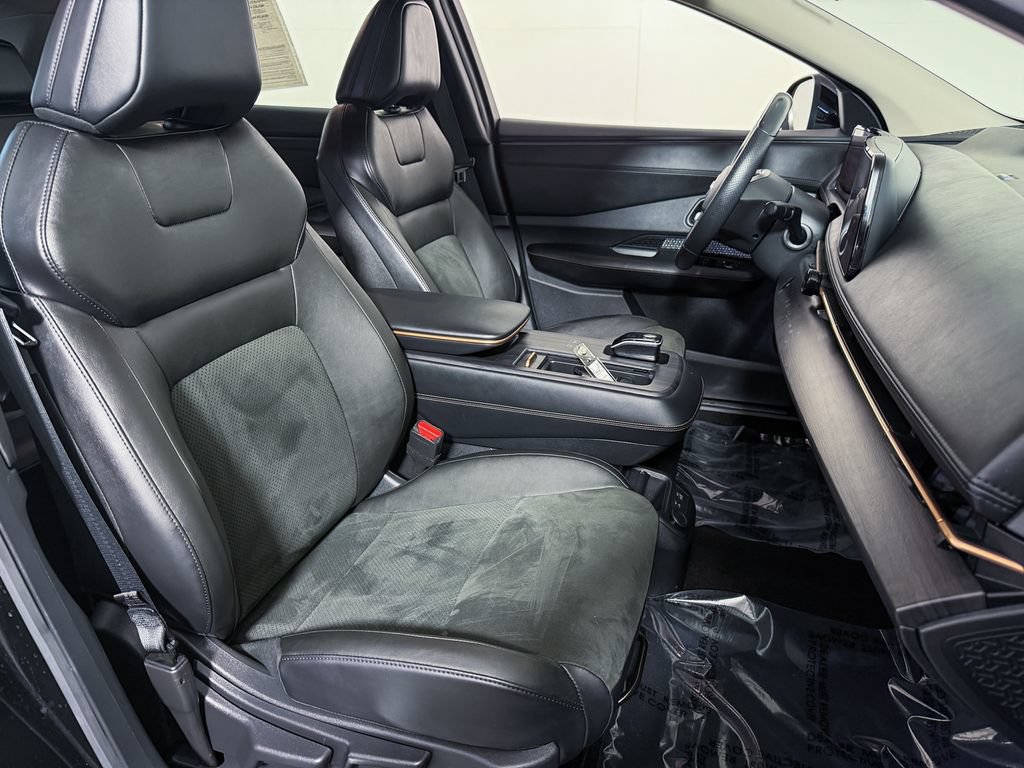 Certified 2023 Nissan Ariya AWD image 15