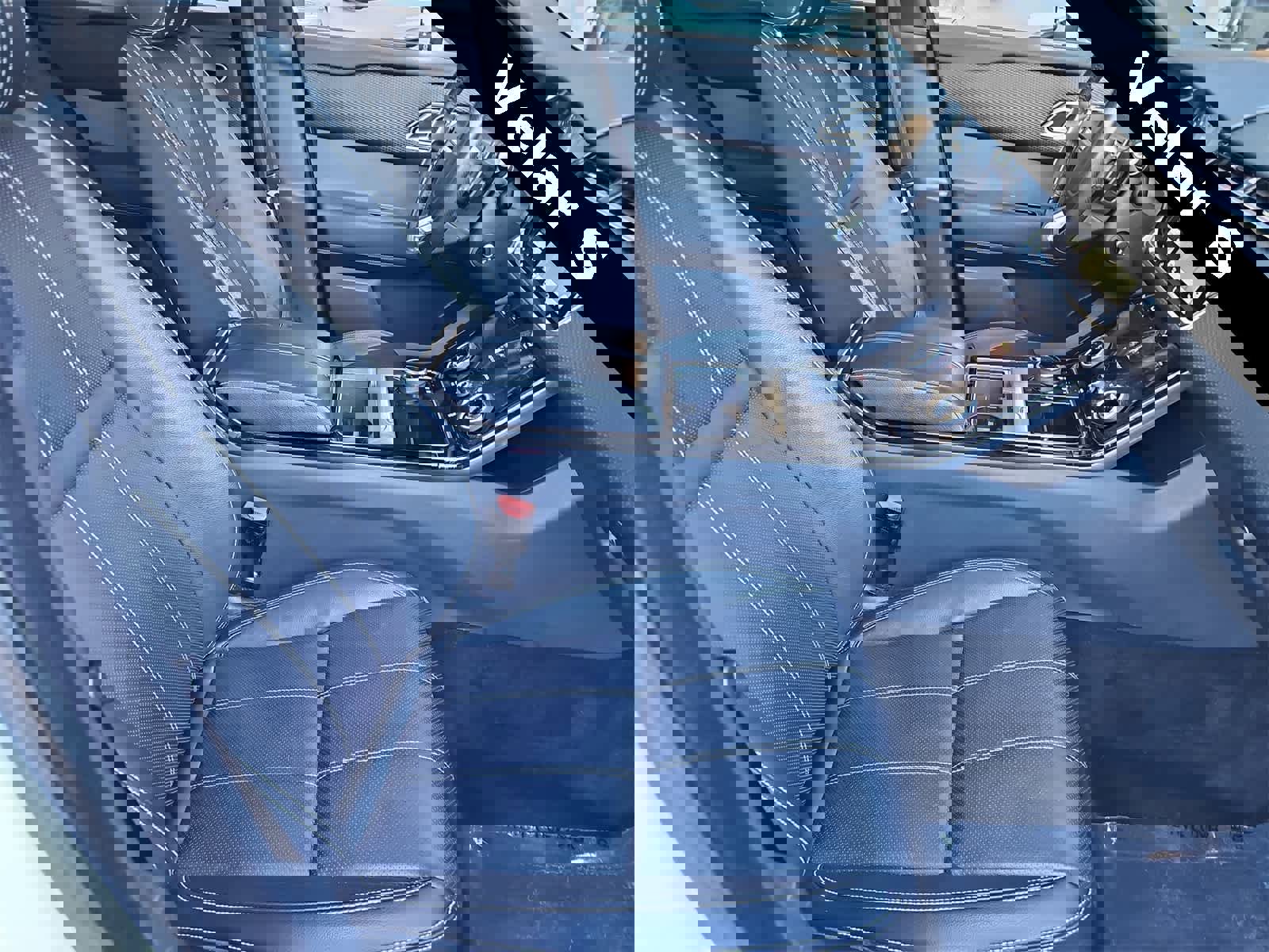 Used 2020 Land Rover Range Rover Velar S image 18