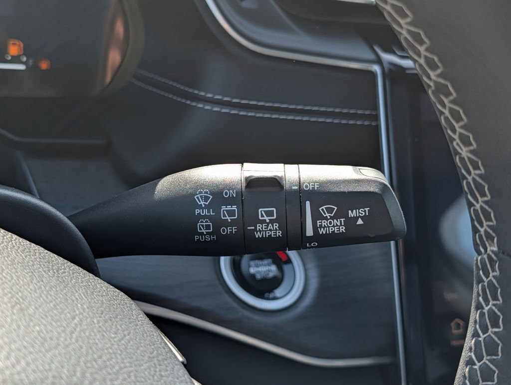 Used 2024 Jeep Grand Cherokee L Limited w/ Luxury Tech Group II image 39