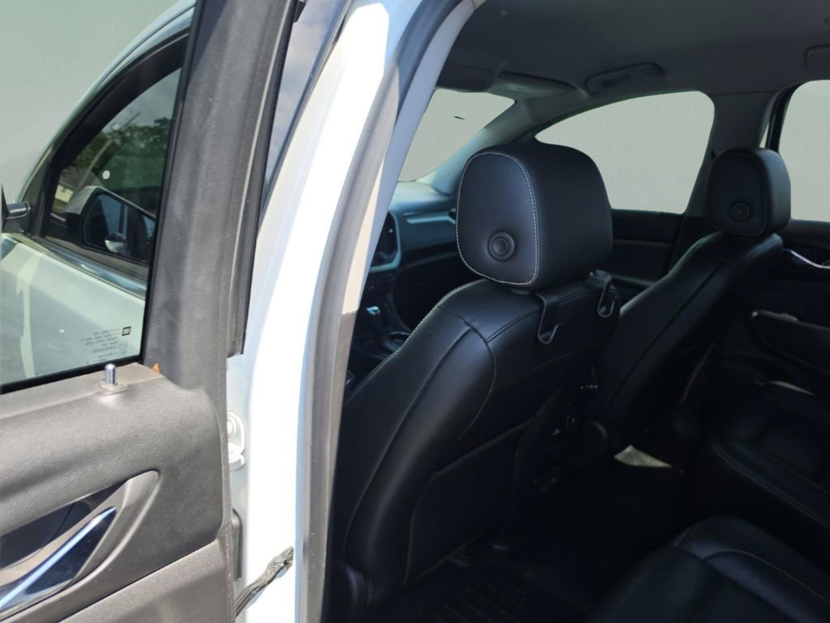 Used 2018 GMC Acadia SLT AWD/4WD image 24