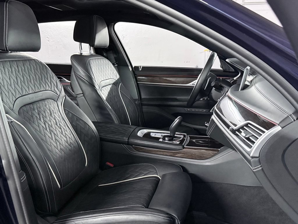 Used 2022 BMW 750Li xDrive AWD/4WD image 29
