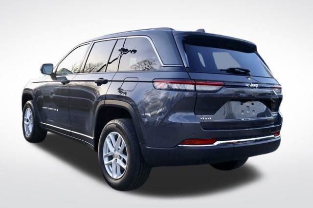 Used 2023 Jeep Grand Cherokee Laredo image 10