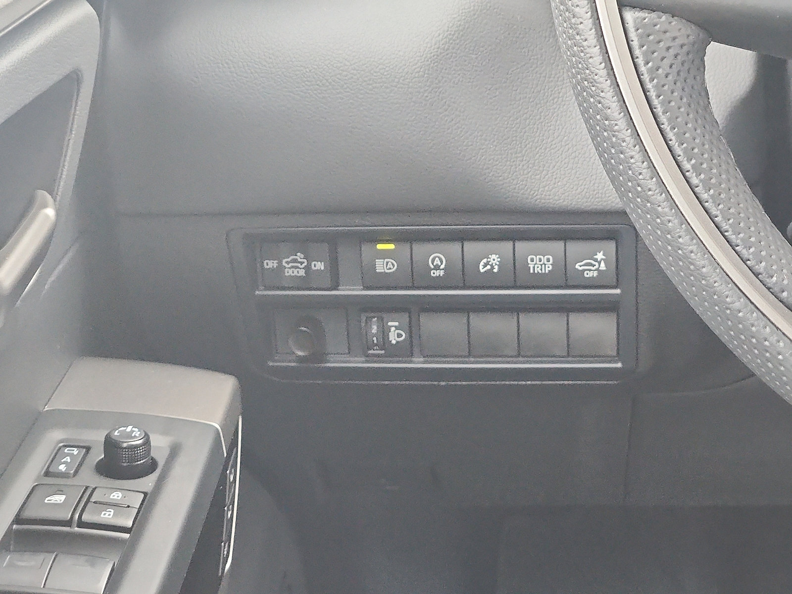 Used 2026 Toyota Tundra Limited AWD/4WD image 12