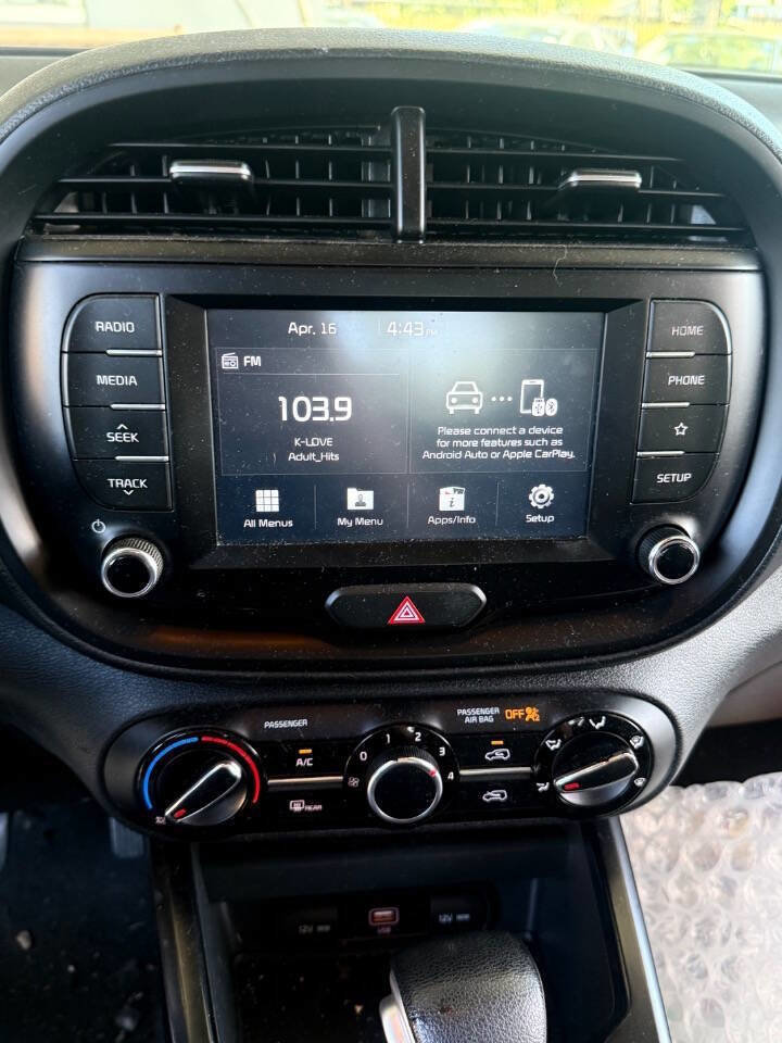 Used 2020 Kia Soul S FWD image 21