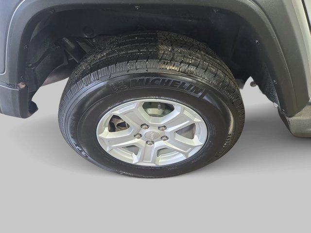 Used 2022 Jeep Wrangler Unlimited Sport image 32