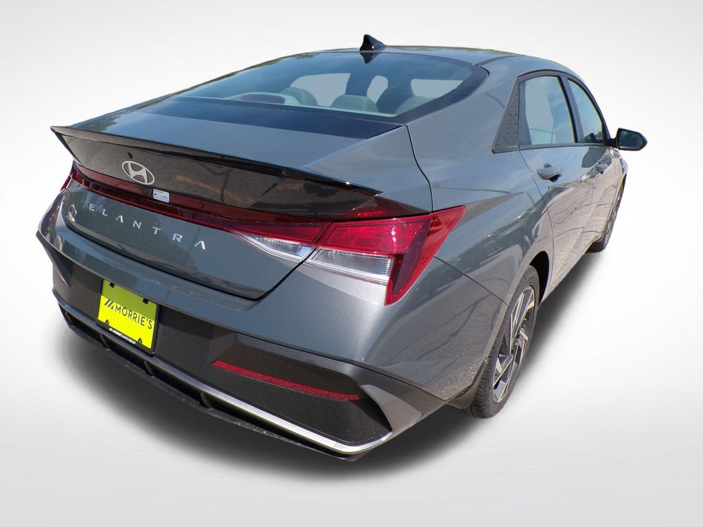 Used 2025 Hyundai Elantra Sport FWD image 6