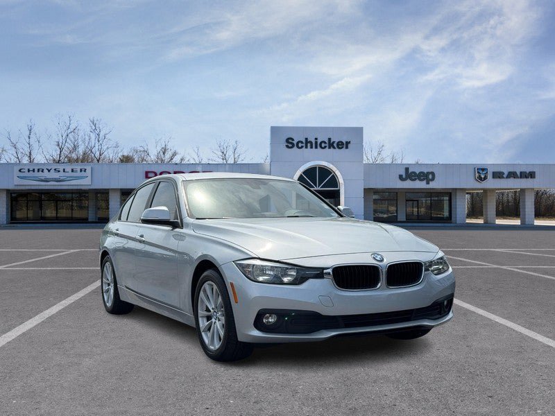 Used 2016 BMW 320i Sedan RWD image 1