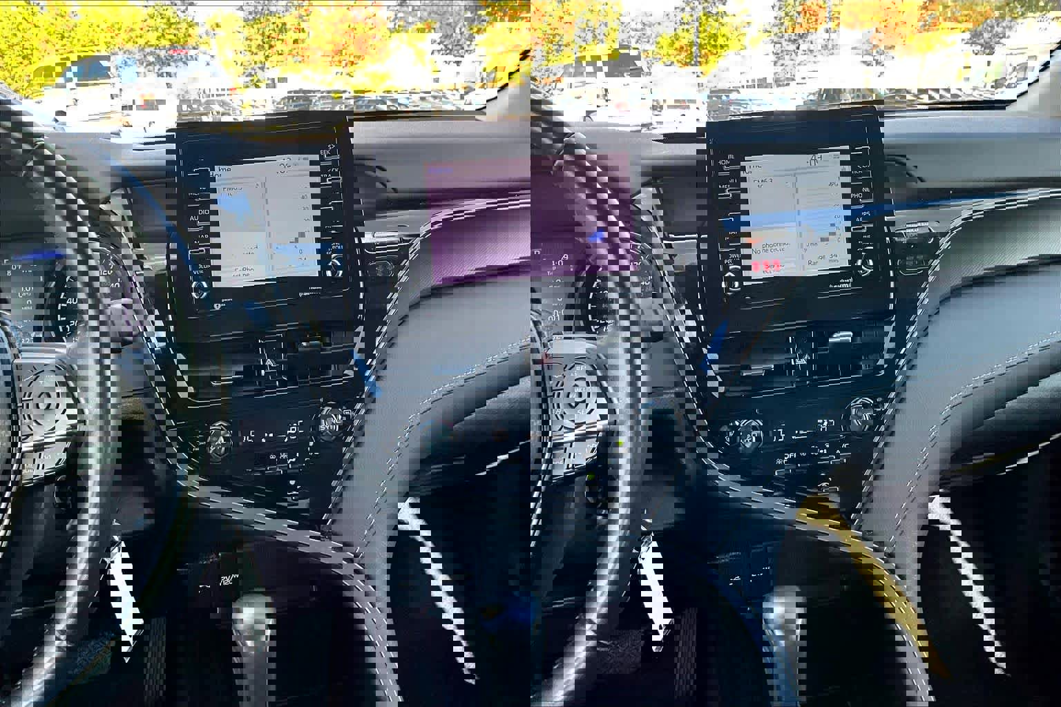 Used 2023 Toyota Camry SE image 6