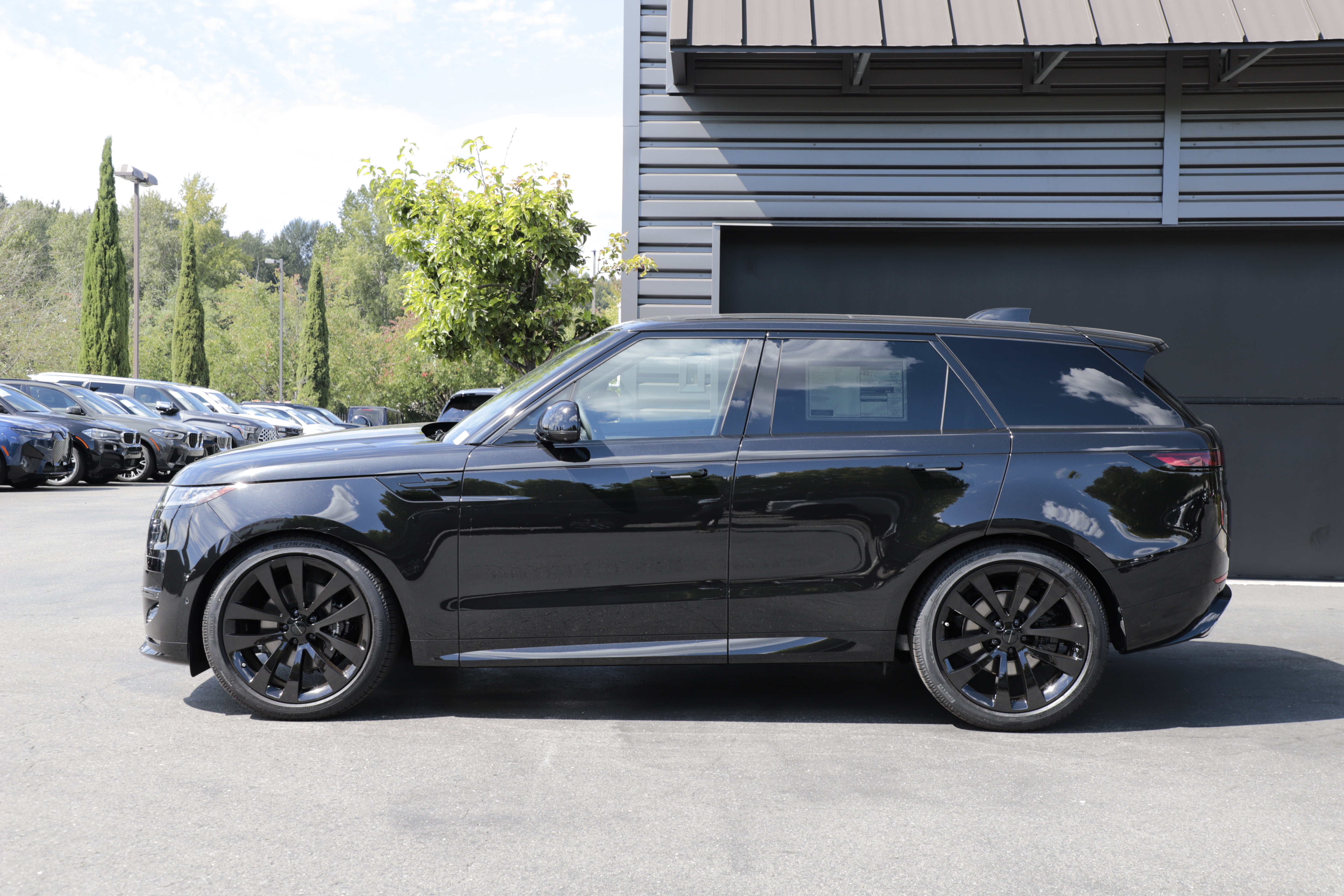 New 2026 Land Rover Range Rover Sport Dynamic SE AWD/4WD image 7