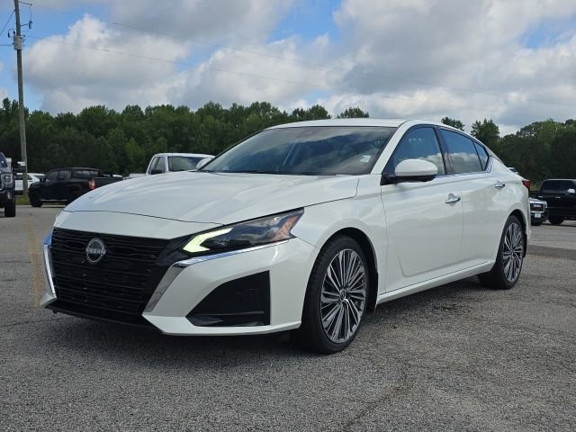 Used 2023 Nissan Altima 2.5 SL image 1