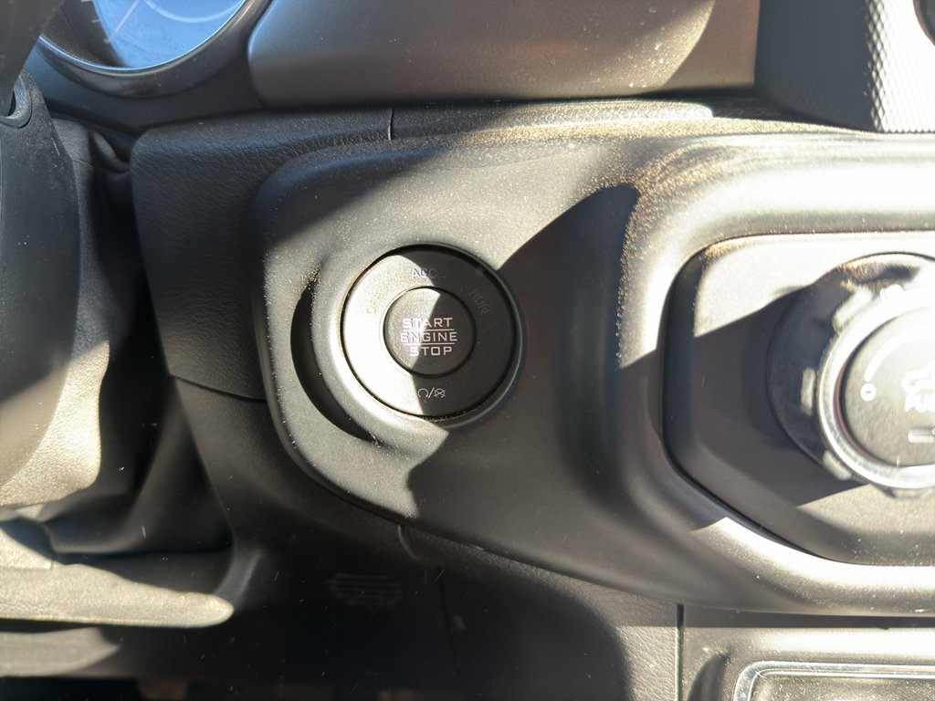 Used 2021 Jeep Gladiator Sport image 18