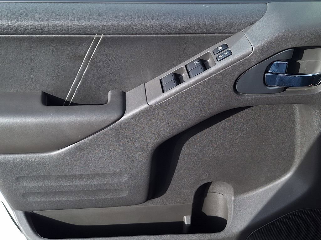 Used 2021 Nissan Frontier PRO-4X w/ Pro-4x Utility Package image 9