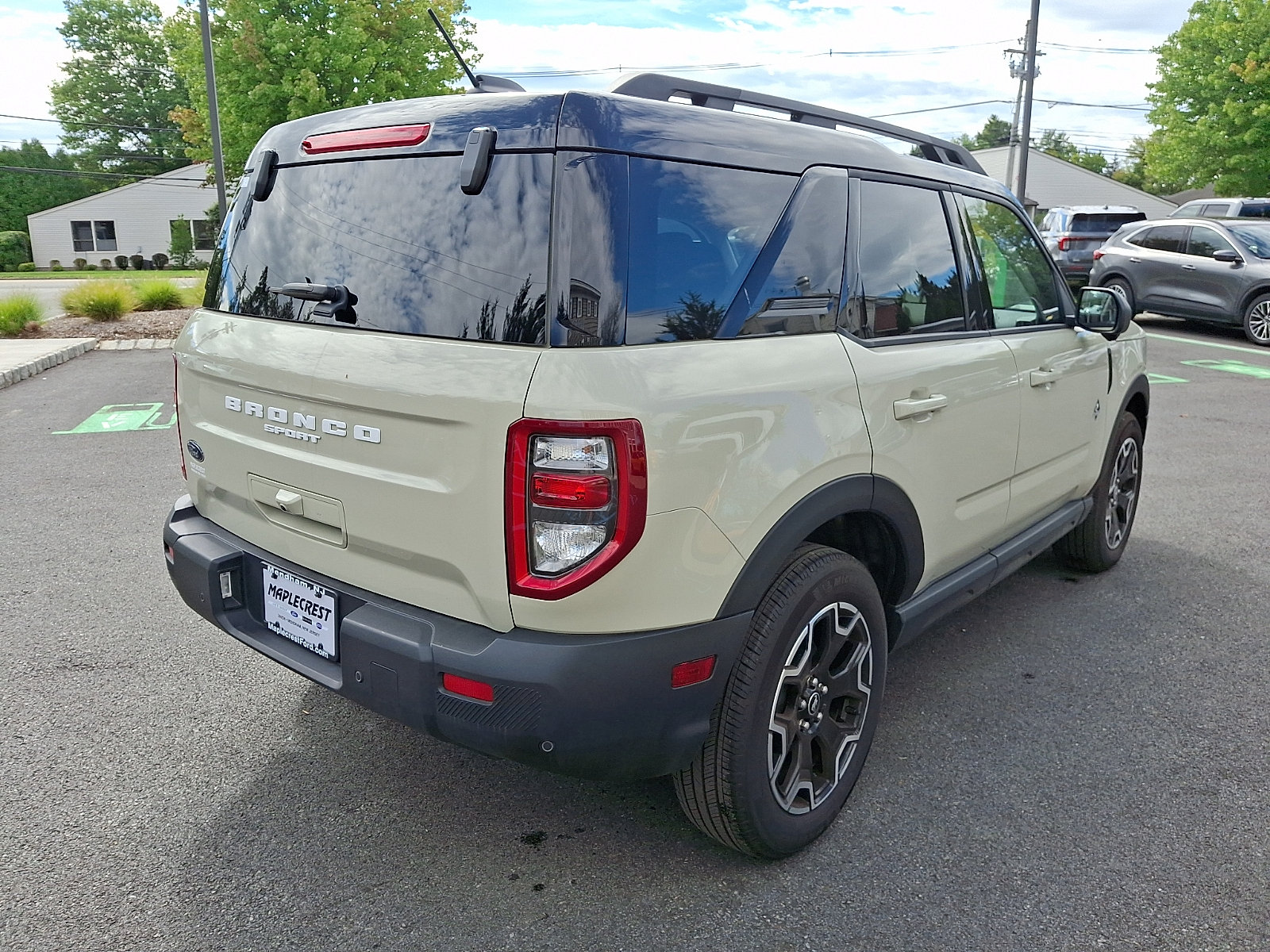 Used 2025 Ford Bronco Sport Outer Banks w/ Outer Banks Tech Package+ AWD/4WD image 5