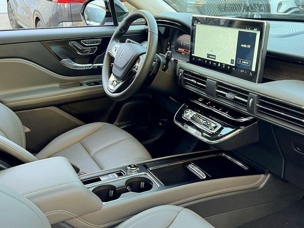 New 2026 Lincoln Corsair Reserve w/ Jet Appearance Package image 9