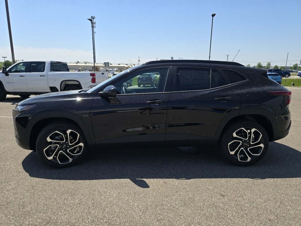 New 2026 Chevrolet Trax RS w/ Sunroof Package FWD image 10