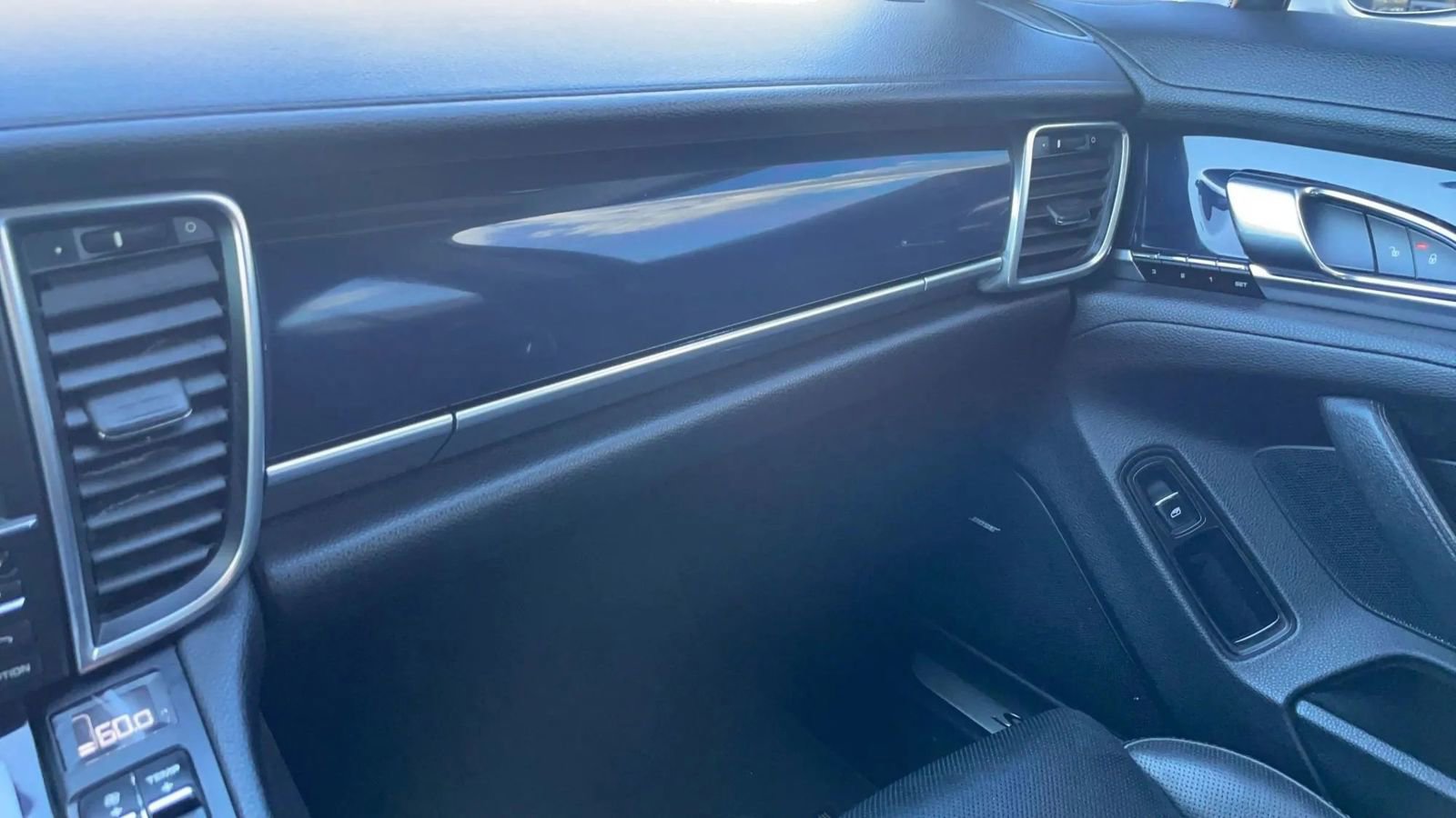Used 2015 Porsche Panamera S RWD image 19