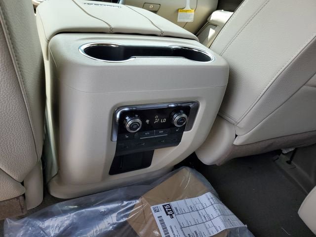 New 2026 GMC Yukon XL Denali w/ Denali Reserve Package AWD/4WD image 16