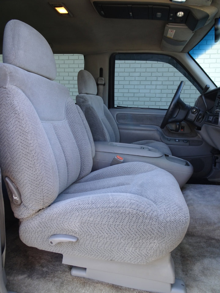 Used 1999 Chevrolet Tahoe 4WD 2-Door w/ Preferred Equipment Group image 14