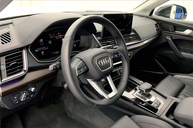 Used 2023 Audi Q5 2.0T Prestige w/ Prestige Package image 14